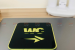 Bộ bảng chỉ dẫn WC – Push/Pull bằng alu vàng xước mica đen nổi