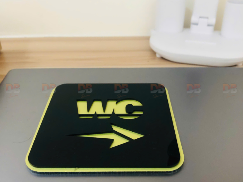 Bộ bảng chỉ dẫn WC – Push/Pull bằng alu vàng xước mica đen nổi