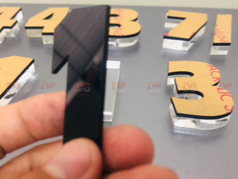 Chữ mica đen 2.5 mm cắt laser