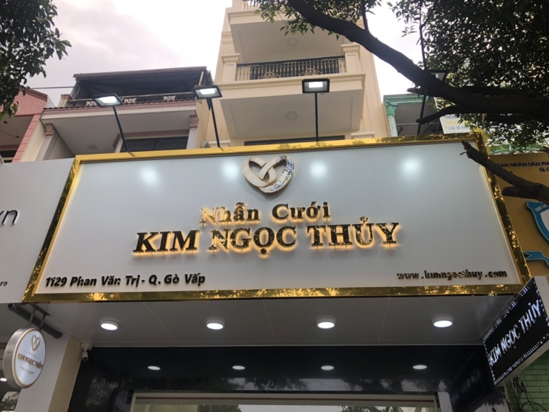 Bảng hiệu chữ nổi – mặt dựng Alu